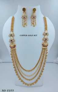 Ensemble de bijoux de mariée en cuivre plaqué or vintage de haute qualité, nouveau, avec cristaux, collier long Mala, boucles d'oreilles et Maang pour mariage et fête - Product Image 1