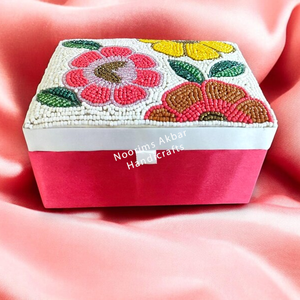 Boîte à bijoux perlée Spring Bloom, étui de rangement en tissu rouge avec motif floral, organisateur décoratif fait main - Product Image 4