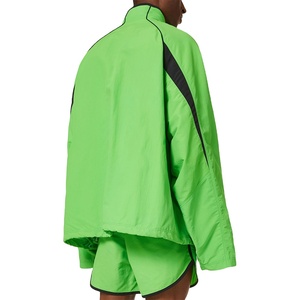 Conjunto de chándal corto cortavientos para hombre ligero personalizado en blanco impermeable para deportes al aire libre de nailon OEM 2026 - Product Image 2