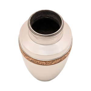 Urne funéraire pour adultes, style américain, design argent et or, capacité de 200 pouces cubes, finition gaufrée, fabriquée dans l'Uttar Pradesh, artisanat exceptionnel. - Product Image 3