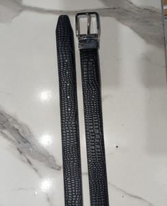 Ceintures en cuir de vachette réversibles décontractées pour hommes, fabriquées sur mesure, avec motif crocodile gaufré, sangle en cuir véritable grainé et boucle en alliage - Product Image 4