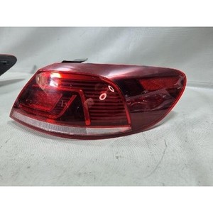 Conjunto de Luz Trasera Derecha Original Usado para Polo 3C8945208M - Product Image 2