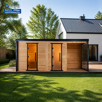 Sauna en pin thermoformé de conception ouverte avec mur à persiennes pour un refroidissement estival et une rétention de chaleur hivernale, luxe