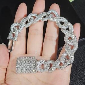 Pulsera de diamantes de moissanita de forma redonda blanca Pulsera personalizada de Plata de Ley 925 y otras joyas de diamantes - Product Image 3