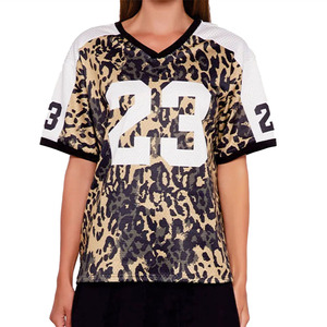 Camiseta de fútbol americano personalizada para mujer con estampado de leopardo, cuello en V, top deportivo de moda, etiqueta privada, suministro de ropa urbana - Product Image 6