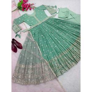 ชุดงานปักลาย Georgette ชุดราตรีด้านล่างสีเขียว dupatta ออกแบบโดยดีไซเนอร์ - Product Image 3