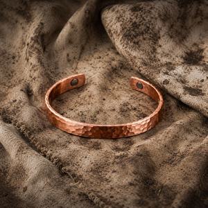 Brazalete de Cobre Martillado a Mano |   Joyería Rústica Ajustable Unisex - Product Image 3