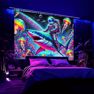 Tappeto 2D Vibrante con Design Astronauta Fluorescente al Neon per Arredamento Camera da Letto, Aggiunge Colore al Tuo Spazio Abitativo - Product Image 1