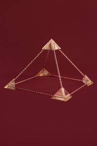 Pyramide Vastu en Cuivre pour l'Équilibrage Énergétique, l'Amélioration de la Méditation, le Bien-être Spirituel et la Décoration Positive de Bureau - Product Image 6