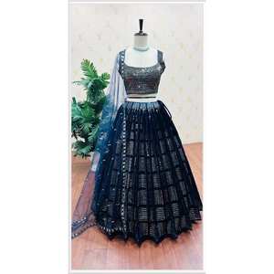 DESIGNER VELVET SEQUENCE BRODERIE TRAVAIL LEHENGA CHOLI AVEC DUPATTA BLEU MARINE - Product Image 1