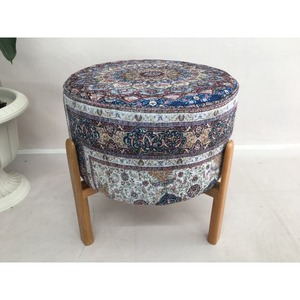 พูฟผ้าทรงกลมสไตล์โบฮีเมียนขายดี พร้อมขาไม้ ตกแต่งห้องนั่งเล่น - Product Image 1