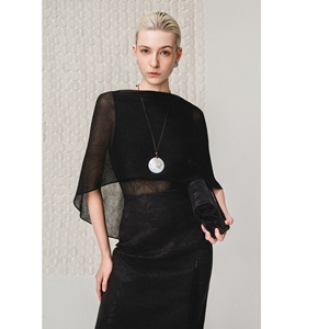 Chemisiers et Blouses Femme Tendance ODM OBSIDIAN FLOW CAPE – Blouse Élégante Coréenne en Triacétate Soyeux Premium pour Été et Printemps - Product Image 6