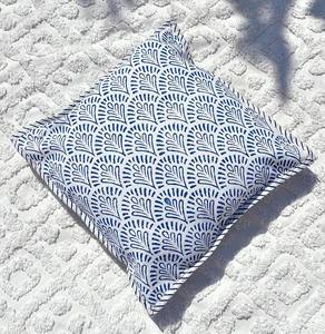 Funda de Cojín de Algodón con Estampado Floral Azul, Hecha a Mano en India, Decorativa, Estilo Boho, para Sofá, Decoración del Hogar - Product Image 1