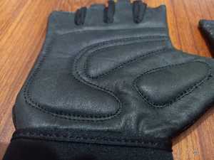 ถุงมือปั่นจักรยานแบบครึ่งนิ้ว สีดำและสีเขียวมิ้นท์ วัสดุ PU ระบายอากาศได้ดี ปิดด้วยแถบตีนตุ๊กแก ใช้ได้ทั้งชายและหญิง สำหรับฤดูร้อน - Product Image 3
