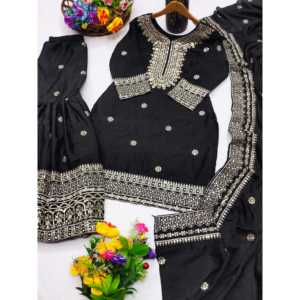 Ensemble de tailleur pour femme de créateur avec broderie de séquence Sharara et Dupatta - Product Image 4