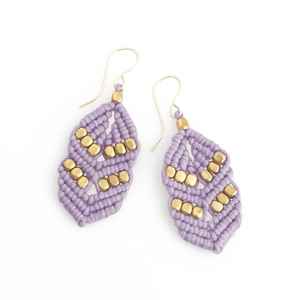 Pendientes Colgantes de Macramé con Lavanda, Hechos a Mano, Estilo Boho, con Hojas Anudadas y Cuentas Doradas, Joyería Vintage para Fiesta, Regalo para Mujer - Product Image 5