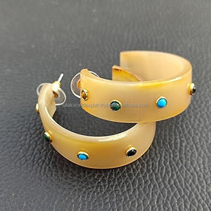 Boucles d'oreilles élégantes en corne de buffle naturelle faites à la main Bijoux Boho ethniques modernes écologiques pour femmes de Falak World Export - Product Image 5