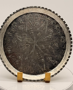 Best Selling Aluminium Metal Serving Plate Indian Embossed Design Centerprice Round Shape Charger Plate Hammered Engrave Plate - Product Image 5