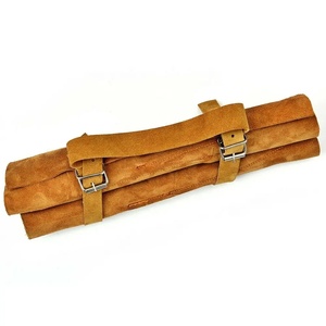 Juego de Cuchillos de Chef Profesionales de Acero de Damasco Hechos a Mano por Ahmad Fabric, 5 Piezas, Mango de Resina, Funda de Cuero, Diseño Moderno, Personalizable - Product Image 5