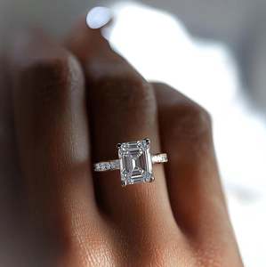 Anillo de Moissanita con Corte Esmeralda, Plata de Ley 925, Certificado de Lujo, Elegante Regalo para Ella, Boda, Compromiso, Aniversario - Product Image 2