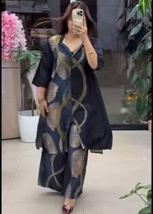 ชุดเดรสลำลองสไตล์ตะวันตกพิมพ์ลายดอกไม้น่ารักแฟชั่นใหม่ประจำฤดูร้อนปี 2026 ของ AARYA  แบบหลวมๆ ยาวคลุมเข่า ซักได้ แขนยาวระดับข้อศอกสำหรับผู้หญิง - Product Image 3