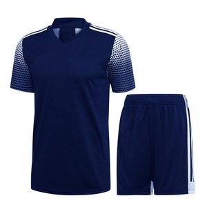 Uniforme de football américain en tissu doux de qualité supérieure, logo personnalisé sur le devant, respirant, séchage rapide, 100% polyester - Product Image 4