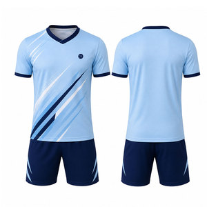 Tenue de football personnalisée, maillot et short légers conçus pour les matchs de compétition, les entraînements et les tournois. - Product Image 1