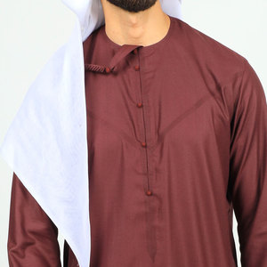 Fournisseur de thobes sur mesure, robe arabe traditionnelle, tissu confortable pour les marques de mode et les commandes en gros - Product Image 3