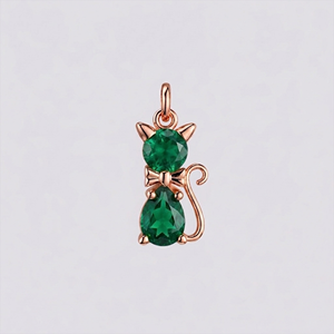 Pendentif Chat en Quartz Émeraude Plaqué Or Rose, Charme Chat Mignon avec Pierre de Quartz Vert Facettée, Bijou Animal, Collier, Cadeau - Product Image 1