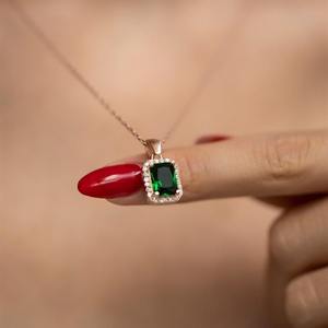 Colgante de plata esmeralda para mujer, plata de ley 925, chapado en oro de 14 quilates, hecho a mano, joyería verde solitaria, regalo para ella - Product Image 5