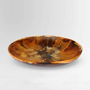 Assiette de service en résine polie faite à la main, vert céladon, design moderne et luxueux, écologique, passe au lave-vaisselle, pour la maison, la cuisine et la salle à manger - Product Image 5