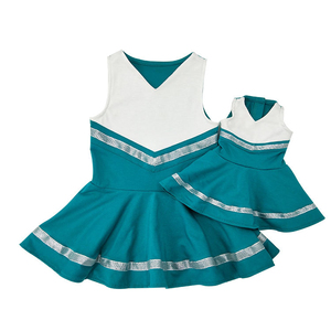 Vestido de Falda para Animadoras con Bloques de Color Morado y Blanco, Estilo para Adultos con Ribete Plateado, 100% Poliéster - Product Image 5