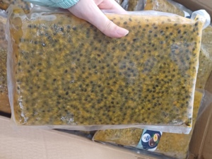 Pulp Frozen Passion Fruit 100% Pure No Added Water Vietnam Frozen Passion Fruit For Juice Manufacture Frozen Passion Fruit IQF - Product Image 4