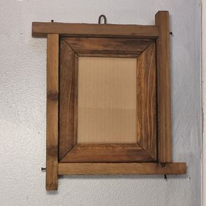 กรอบรูปไม้คุณภาพสูงจากไม้กระถินณรงค์ สำหรับตกแต่งห้องนอนและห้องนั่งเล่น มีจำหน่ายในราคาที่เข้าถึงได้ - Product Image 5