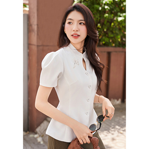 Blusa Elegante Blanca para Mujer con Cuello Mandarín y Abertura en el Escote, Estilo Peplum, para Oficina o Casual, Diseño Personalizado ODM OEM DORIS - Product Image 3