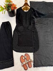 Conjunto de Kurti-Pantalón-Dupatta Negro de Manga Larga, Listo para Usar, con Bordado de Cuentas y Seda de Primera Calidad, Moda Femenina - Product Image 3