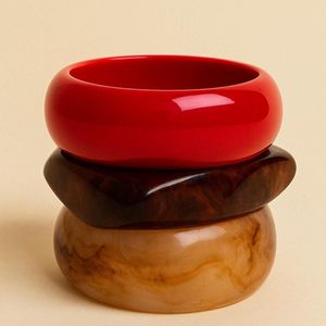 Bracelets minimalistes en résine et en bois, style propre, artisanat en bambou et en bois - Product Image 3
