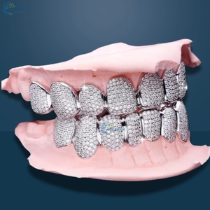 Juego de 8 Dientes Superiores y 8 Inferiores con Diamantes Cultivados en Laboratorio, Estilo Hip Hop, Oro Blanco de 10K - Product Image 3