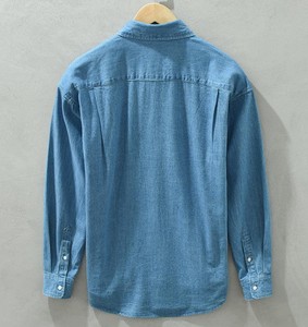 Camisa de Mezclilla para Hombre, Manga Larga, Cuello con Botones, Color Sólido, Casual, Transpirable, Corte Regular, Diseño con Bolsillos - Product Image 2