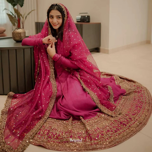 Traje de Rayón con Bordado de Lentejuelas y Dupatta de Primera Calidad - Product Image 1