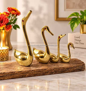 Figurine en métal de couple de canards s'embrassant, Statue de cygnes amoureux en métal massif, Décoration de bureau Feng Shui Oiseaux de l'amour - Product Image 3