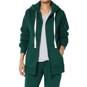 Vente en gros de sweats à capuche courts pour femmes, avec décoration de badges pailletés, en tissu tricoté, mélange polyester/coton, style décontracté, fermeture à cordon uni - Product Image 3
