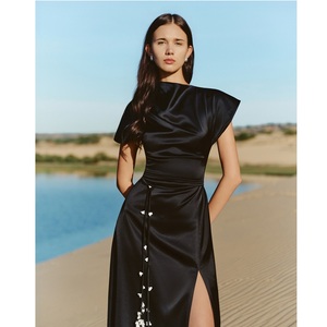 Robes pour femmes, robe élégante AVA ASYMMETRICAL, nouvelle robe maxi asymétrique à manches courtes, robes décontractées pour femmes - Product Image 2