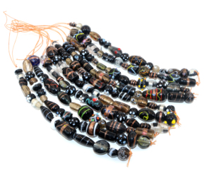 EXCEL EXPORTS STR-BK Ensemble de 10 brins de perles en verre soufflé noir multi-styles pour la fabrication de bijoux et la décoration - Product Image 1