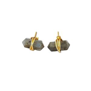 Pendientes de Plata de Ley 925 con Baño de Oro y Labradorita de Doble Punta – Aretes Artesanales con Gemas Envolvidas en Alambre - Product Image 1