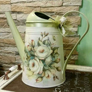 Bidon d'eau extérieur en métal galvanisé avec illustration florale en émail idéal pour les amateurs de design de jardin rustique et bohème - Product Image 5