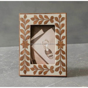 Ensemble de galeries murales à 5 cadres CasaGrain | Collection de cadres photo en bois fabriqués à la main pour le salon, le restaurant et la décoration de boutique - Product Image 2