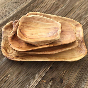 Plateau de service en bois artisanal vintage style ferme, sculpté à la racine, pour pain, bibelots, collations, plats et bols - Product Image 3