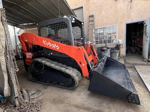 Minicargadora de orugas Kubota SVL65-2 2024: Potencia compacta con maquinaria de rendimiento avanzado - Product Image 1