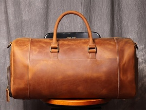 Sac de voyage week-end en cuir écologique avec bandoulière réglable et fermeture éclair pour costumes et robes - Product Image 4
